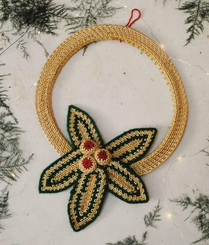 https://cdn.shopify.com/s/files/1/0649/5358/1790/products/Ekibeki-Red-green-Golden-Grass-Christmas-Wreath-4.jpg?v=1668734769