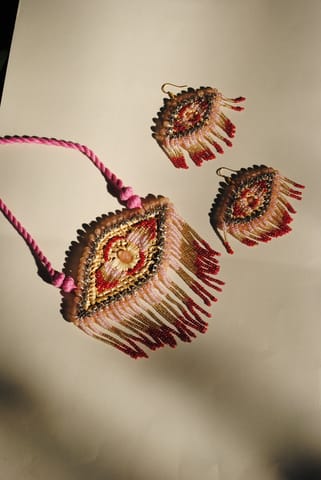 https://cdn.shopify.com/s/files/1/0649/5358/1790/products/nazar-set-pink-3.jpg?v=1677475651