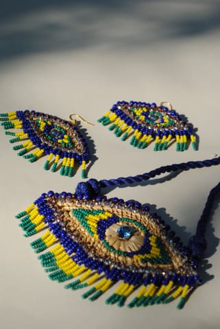 https://cdn.shopify.com/s/files/1/0649/5358/1790/products/nazar-set-blue-2.jpg?v=1677477747