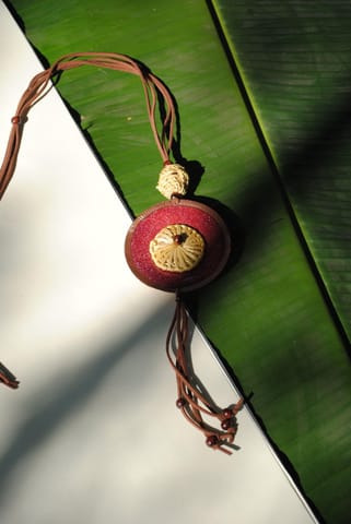 https://cdn.shopify.com/s/files/1/0649/5358/1790/products/vaati-pendant-necklace-red-single-vaati-3.jpg?v=1677478160