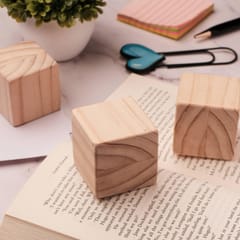 IVEI WOODEN CUBE PAPER WEIGHTS - SET OF 3