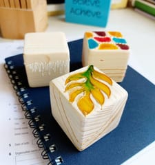 IVEI WOODEN CUBE PAPER WEIGHTS - SET OF 3