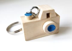IVEI Wooden Camera Shaped Keyring Set of 5