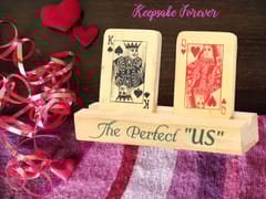 IVEI Poker Themed King and Queen Wooden Showpiece