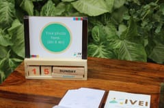 IVEI Wooden Desk Calendar with Photo Frame