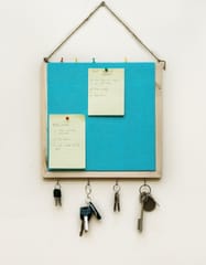 IVEI Wooden Pin Board with Key Hooks