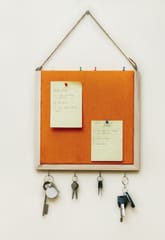 IVEI Wooden Pin Board with Key Hooks