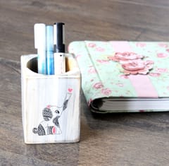 IVEI Wooden  Cream Elephant Doodle Pen Stand