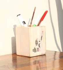 IVEI Wooden  Cream Elephant Doodle Pen Stand