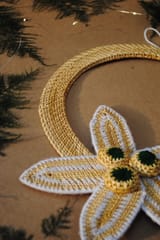 Ekibeki Golden Grass Christmas Wreath (White)
