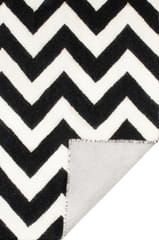 IMPERIAL KNOTS BLACK IVORY CHEVRON MODERN HAND TUFTED CARPET 4X6 FEET