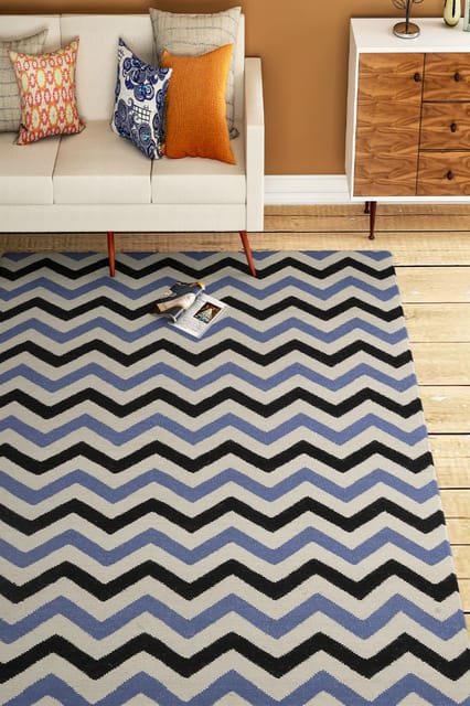 IMPERIAL KNOTS BLUE BLACK CHEVRON HAND WOVEN DHURRIE 4X6 FEET