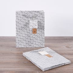 https://cdn.shopify.com/s/files/1/0778/7472/5158/files/2_5.jpg?v=1696239917