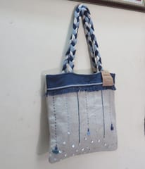 Kritenya - Tote Bag In Linen Cotton With Blue Handwork Details .