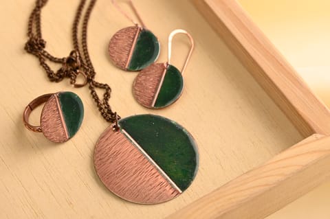 Ekibeki - Hand Crafted - Kakan Green Pendant