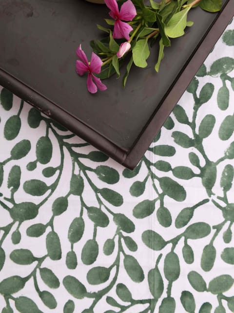 KALAAAI STUDIO - Abstract Leaf Design Green and White Table Cover | Eco-Friendly