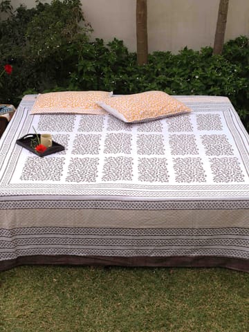 KALAAAI STUDIO - Organic Cotton King Size BedSheet with 2 Reversible Pillow Covers