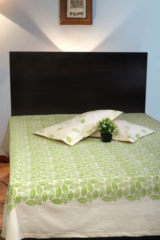 Rustic Route- Parrot Green Small Leaf Print Bedspread with Pillow Covers