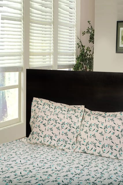 Rustic Route- Peacock Green & Aquamarine Green Flower of Grass print Bedspread with Pillow Covers