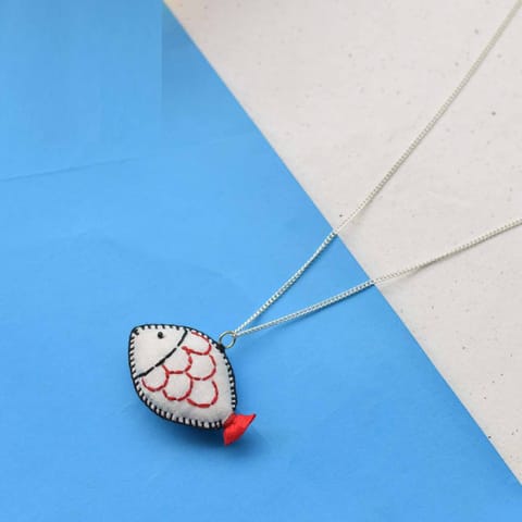 PAULAMI - illeesh Pendant with chain-White IL-PEN1