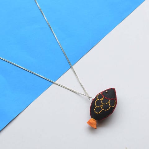 PAULAMI - illeesh Pendant with chain- Black IL-PEN2
