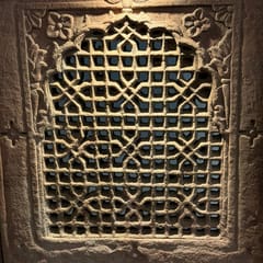 Khoj Crafts - Stone Jali pedestal  : Ruhana 3
