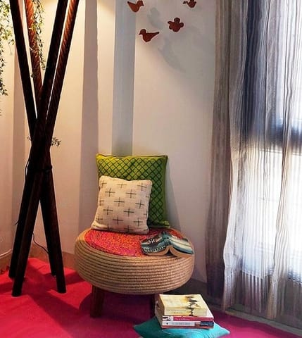 Opaque Studio-Fete Table / Ottoman