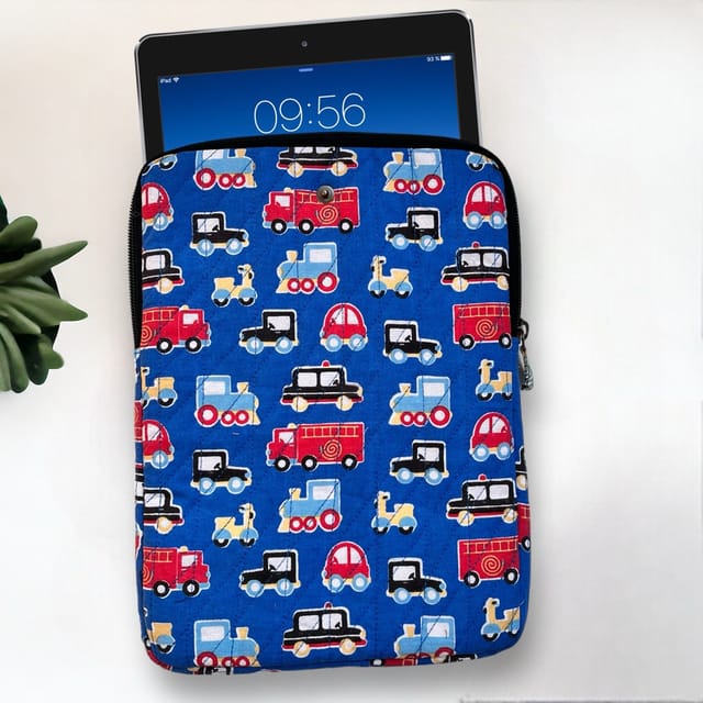 UMW - Cartoon Cruise IPad Sleeve