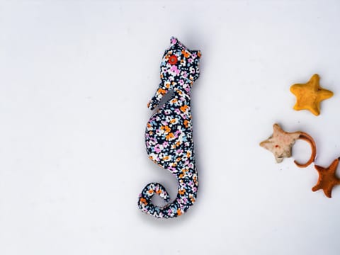 UMW - Black Seahorse Toy