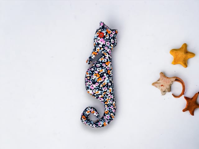UMW - Black Seahorse Toy