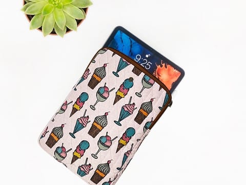 UMW - Ice-cream Quirk IPad Sleeve