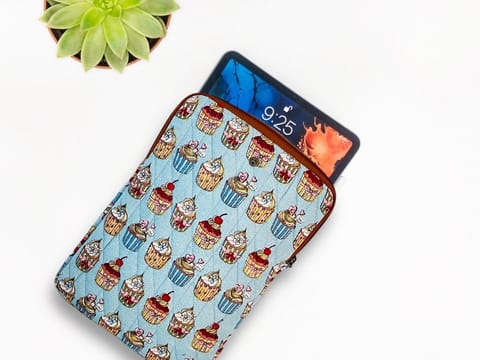 UMW - Cupcake IPad Sleeve