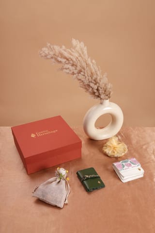 Green Hermitage - BOX 5: The Classic His & Her Gift Set