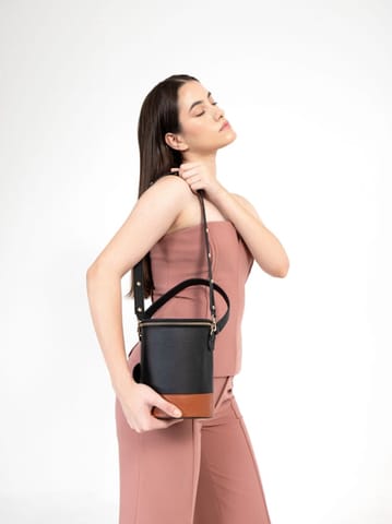Green Hermitage - Hamera Bucket Bag - Apple Leather (Black & Gingerbread)