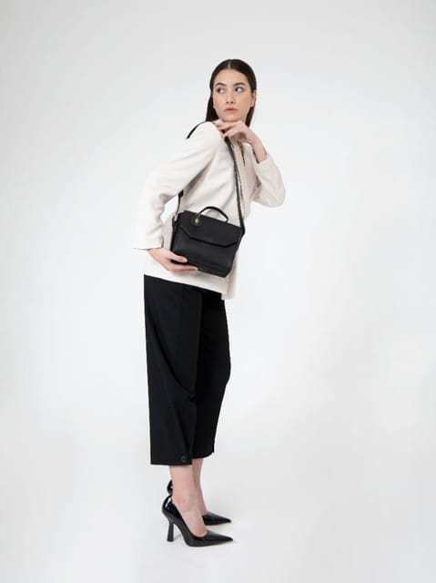 Green Hermitage - Asteria Stachel/ Crossbody Bag - Apple Leather (Black)