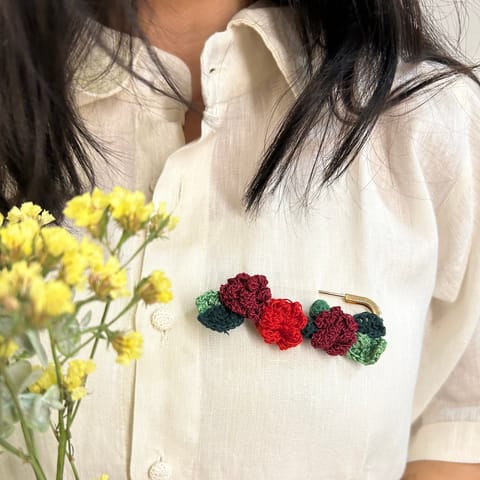 Ikriit’m - Rose Crochet Brooch on a Metal Pin