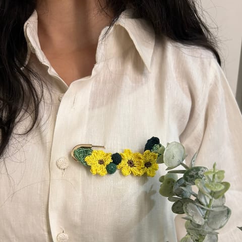 Ikriit’m - Sunflower Crochet Brooch on a Metal Pin