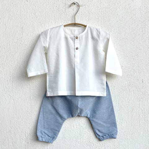 WHITEWATER KIDS UNISEX ORGANIC ESSENTIAL WHITE KURTA + BLUE CHAMBRAY PANTS