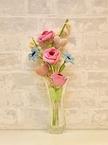 Happy Threads | Crocheted Pink shaded rose and Blue daisy bouquet , Unique floral gifts for valetines nd other occasions & Decorative items for home