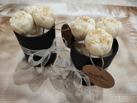 Divina Flos - Floral Jar