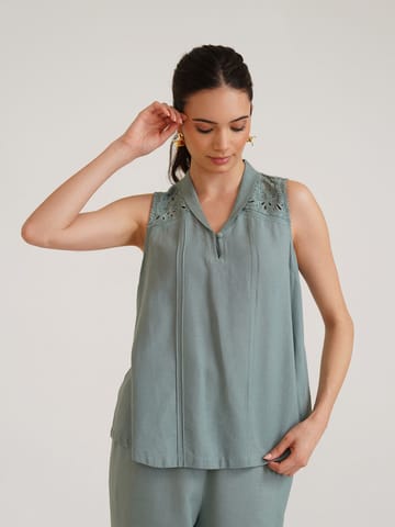 B77 Life - HERA – Embroidered Linen Top