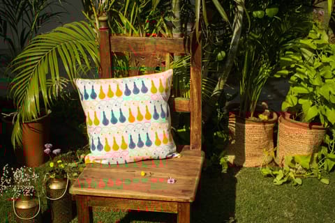 Earthan - Cycle Rickshaw Bhopu- Hand block printed cotton cushion cover