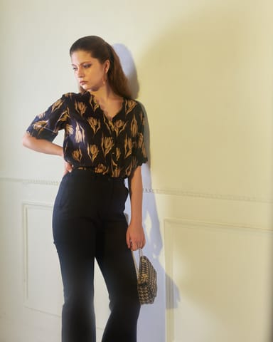 97-MOTIFS - The Enchantment Scalloped Shirt