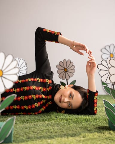 97-MOTIFS - In Full Bloom Turtleneck Top