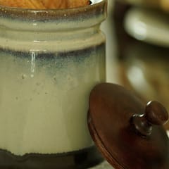 Courtyard-Corjuem Biscuit Jar Small